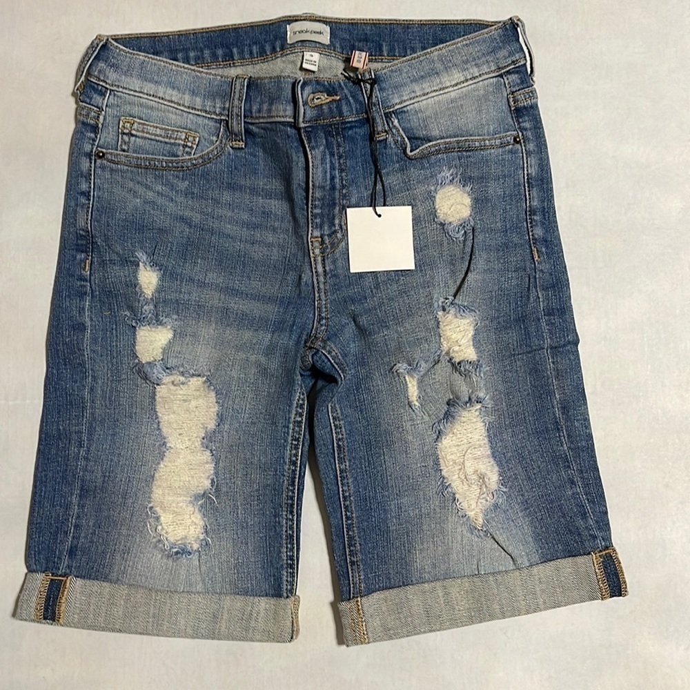 SNEAK Peek Women’s Bermuda shorts medium wash distressed size Small